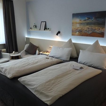 Hotel Zum Rosenteich Bad Zwischenahn Buitenkant foto