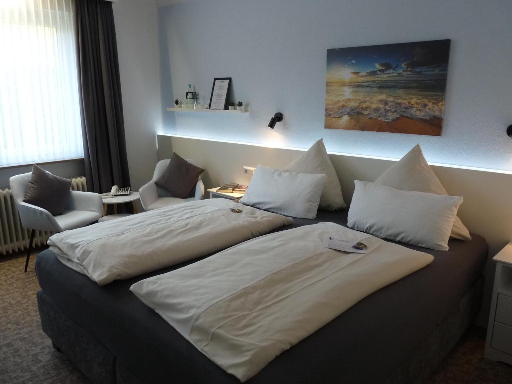 Hotel Zum Rosenteich Bad Zwischenahn Buitenkant foto