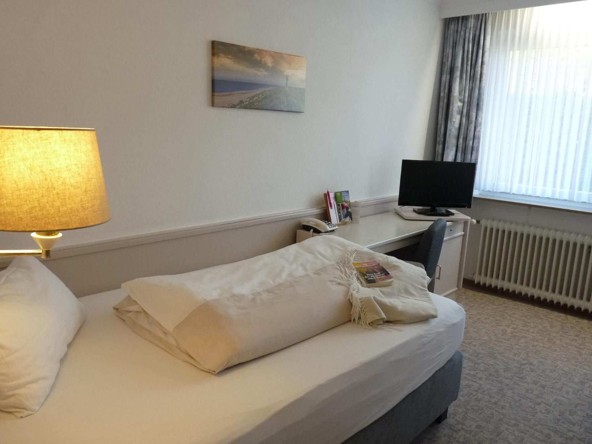 Hotel Zum Rosenteich Bad Zwischenahn Buitenkant foto